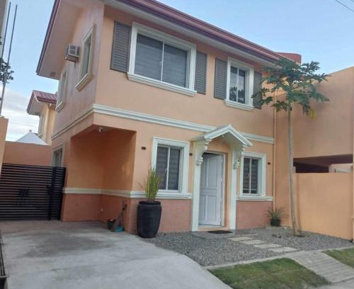 Bacolod House | Deluxe Bedroom with free WiFi, Airconditioning, & Swimming Pool