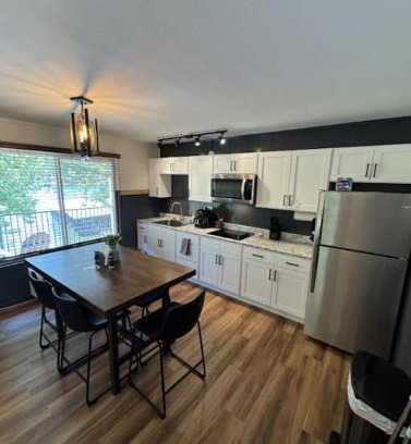 Osage Beach Apartment | Deluxe Double Suite - Lake Front