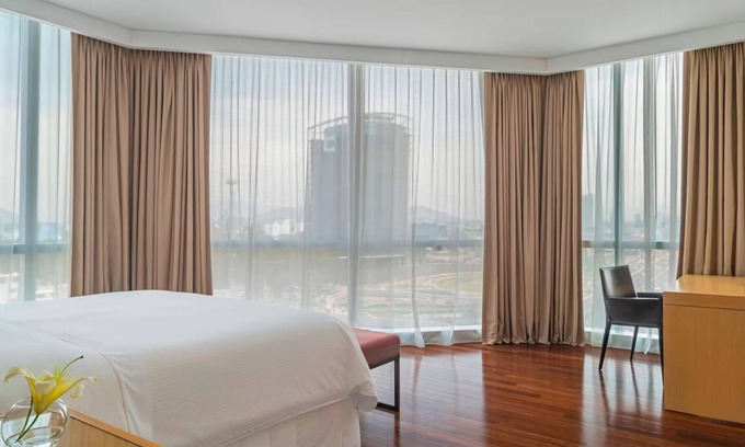 San Isidro Centro Financiero Hotel | Deluxe King at The Westin Lima Hotel & Convention Center! Onsite Dining, Pool!