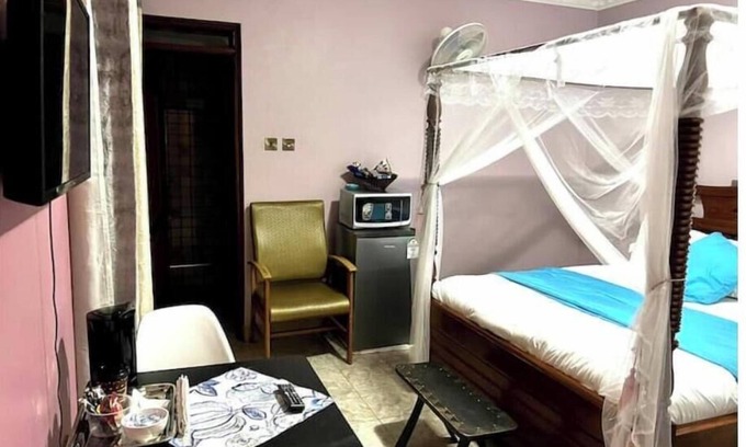 Ruiru Apartment | Deluxe private room in a tranquil suburban mansion