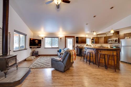 Talkeetna House | Denali Basecamp Cozy Talkeetna Chalet with Fire Pit