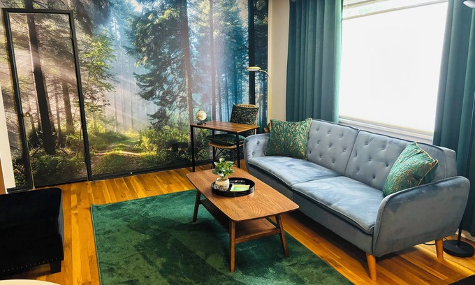 Delmar Parkway House | Denver Aurora new 2 bdrm private yard, Washer and Dryer