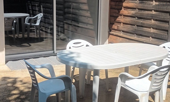 Sagries Apartment | Derniere Minute Studio Meublé Tout Confort Avec Cour Intérieure Privée