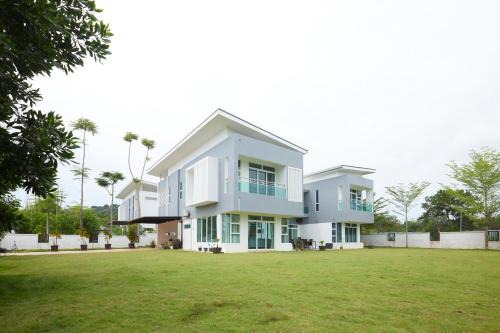 Bandar Penawar Villa | Desaru Arcadia Villa By Convergence