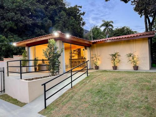 Monte Alegre do Sul House | Descanse em meio a natureza com muito charme