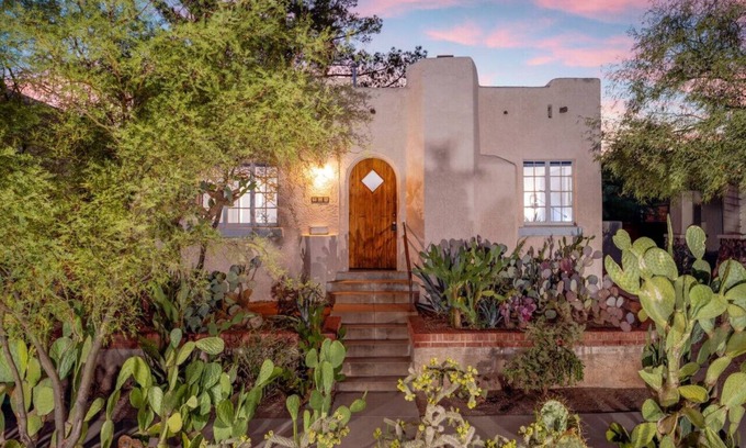 West University House | Desert Bloom/Blocks from U of A/1 BR 1 BA