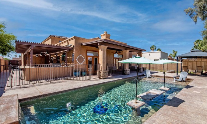Yuma House | Desert Pad for Large Groups & Families!