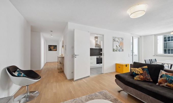 Boeblingen Apartment | Design 3 Room Apart. BAUHAUS I Balcony I Centre BB I Family & Pet I Homeoffice I