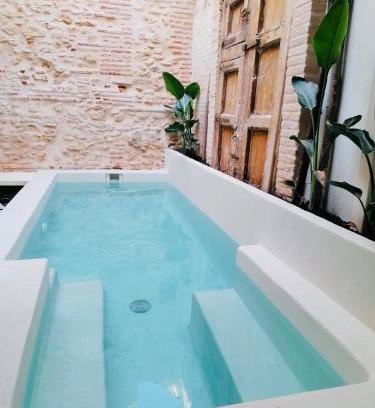 El Cabanyal Apartment | Design house with swimming pool near the beach