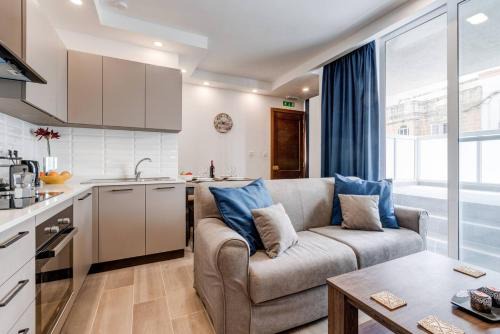 Tal-Ghoqod Apartment | Designer 1 Bed Maisonette Swieqi By Homely