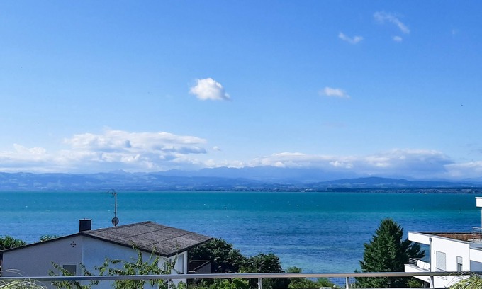 Immenstaad am Bodensee Apartment | Designerloft See Traumhafte Ferienwohnung mit Grandioser See-/und Alpensicht