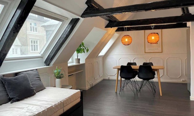 Indre By Apartment | Designer Loft - Direct "Marble Church" Views