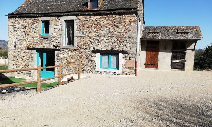 Pradinas Cottage | Detached 19th-century farmhouse in the Ségala region of Aveyron