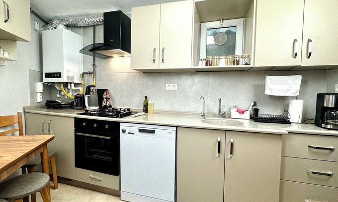 Canakkale House | Detached Duplex House in the City Center