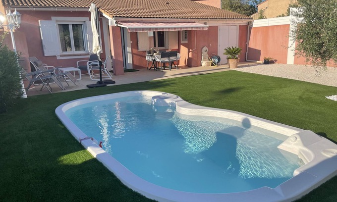 Puget-sur-Argens House | Detached house with heated pool