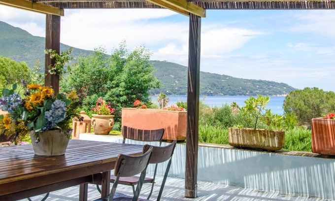 Procchio Villa | Detached villa 50 meters from the sea