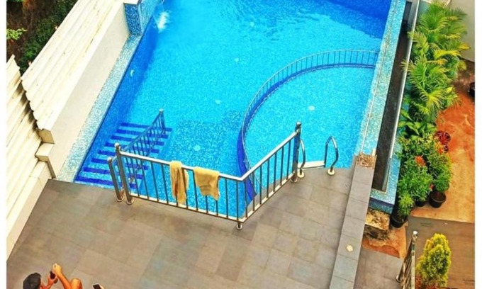 Vagator Hostel | Dibs On Blue (Om Guesthouse)