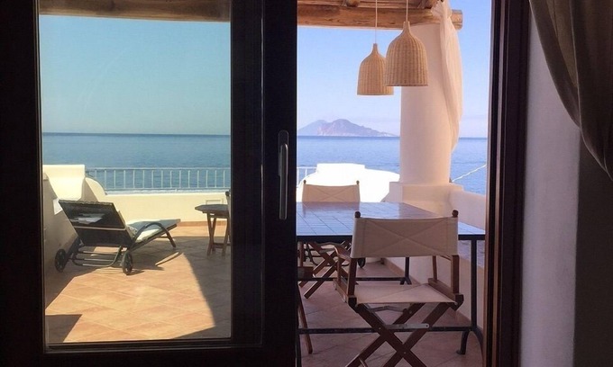 Acquacalda Apartment | Didyme - Comfortable flat on the beach with terrace and island views - Wifi