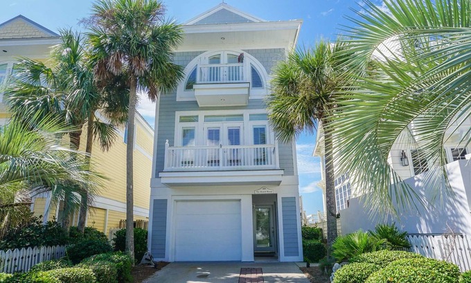 Sunnyside House | DIRECTLY ON THE BEACH - GORGEOUS VIEWS
