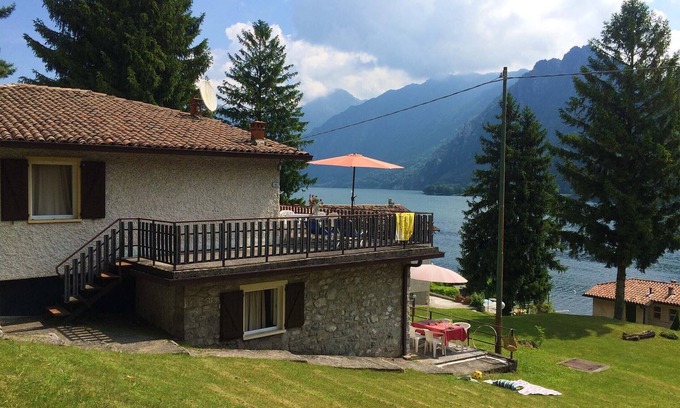 Idro Apartment | Directly on the lake with terrace and two bedrooms