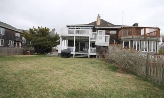 Admiral Estates House | Discover Cape May s best kept secret: the secluded and isolated community of Poverty Beach.