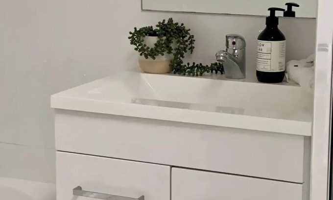 Wagga Wagga Apartment | Discover urban living in our contemporary townhouse!