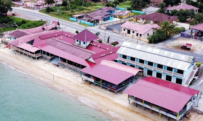 Alor Gajah Hotel | DNELAYAN BEACH RESORT