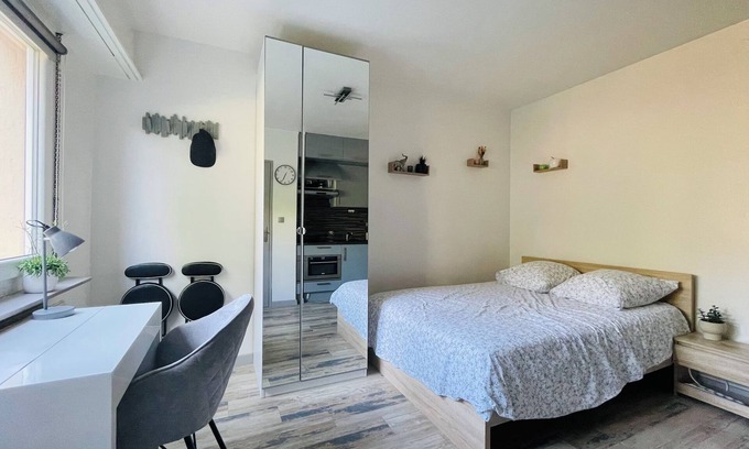 Bourgfelden Apartment | Dnn: Stylish Studio Wifi, Netflix Basel Airport