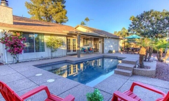 Dobson Ranch House | Dobson Ranch Lake House with Pool & HOT TUB