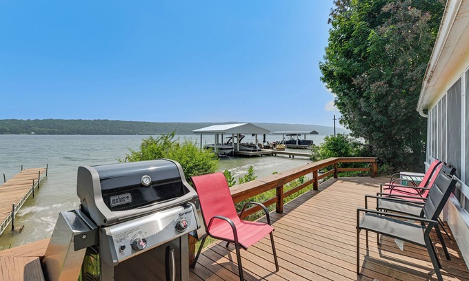 Town of Jerusalem Cabin | Dock & Rowboat: 'Beechnut Bungalow' on Keuka Lake