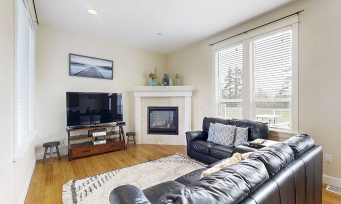 Seaside House | Dog-friendly and golf course-adjacent home with gas fireplace and deck