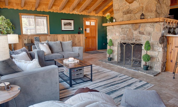 Luray Cabin | Dog Friendly Cabin near River on Nearly 5 acres w/Strong WiFi + Robust Amenities