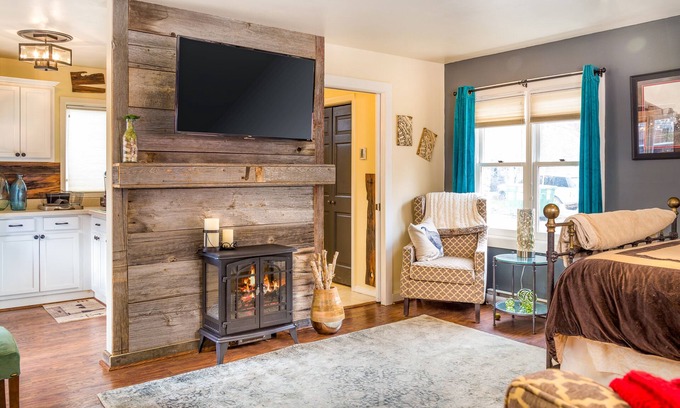 Telluride Apartment | Dog-friendly studio a short walk to the gondola, shops, restaurants