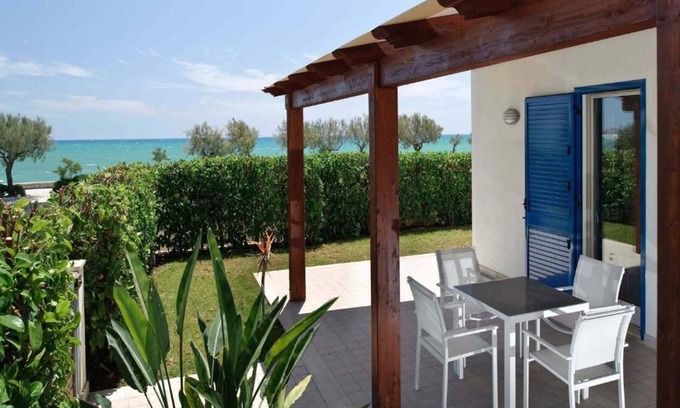 Marina di Modica Apartment | Dolce Mare 1 - Ground Floor with garden
