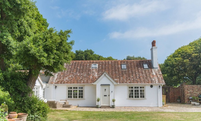 Martin House | Dolphins Leap, St Margaret's at Cliffe
