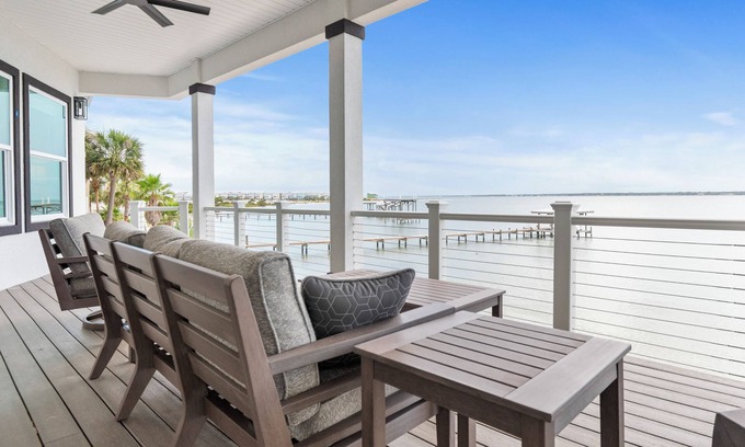Caribbean Isle House | Dolphin Cove-Luxury Soundfront retreat w/private pier. 6 bed/6.5 bath sleeps 16
