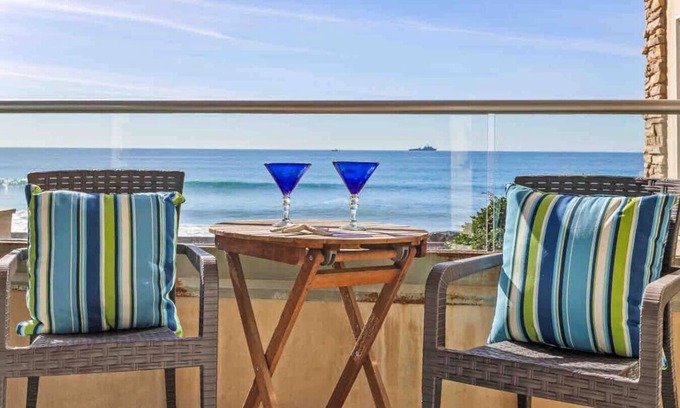 Townsite House | Dolphin Views,Oceanfront, Walk to Restaurants