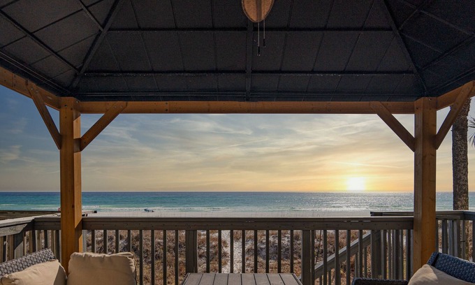 Panama City Beach House | Dolphin Waves Townhouse Unit 24 - PCB - 50 Yards to the beach! Pet Friendly