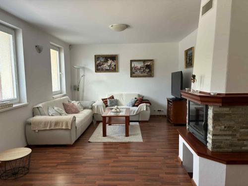 Sever House | Dom pri Veži