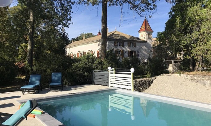 Ourches House | DOMAINE DES CHABRIERS: maison de maitre with swimming pool weekends -MARIAGE