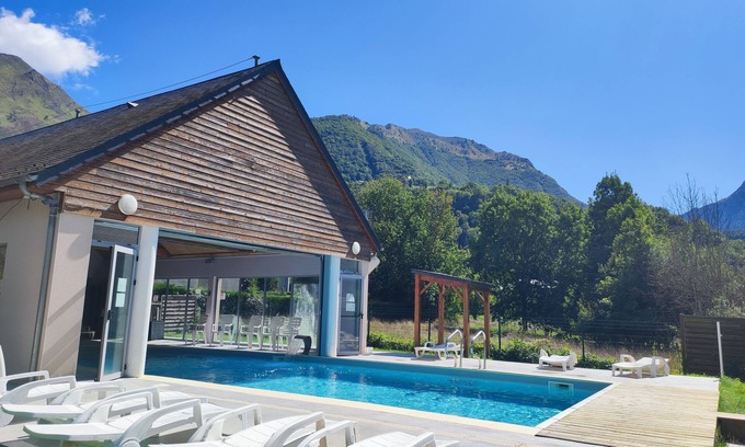 Luz-Saint-Sauveur House | Domaine Val de Roland