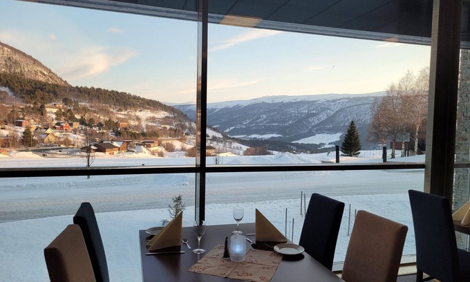 Dovre Hotel | Dombåstun