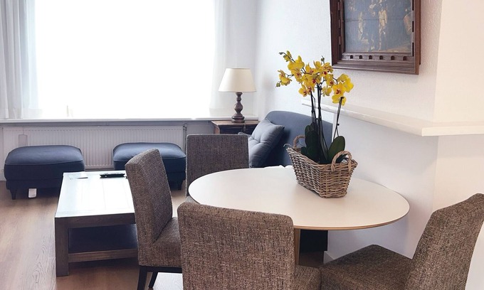 Binnenstad Apartment | DomCity Apt Near Amsterdam. Bikes Included! One mile to City Center!