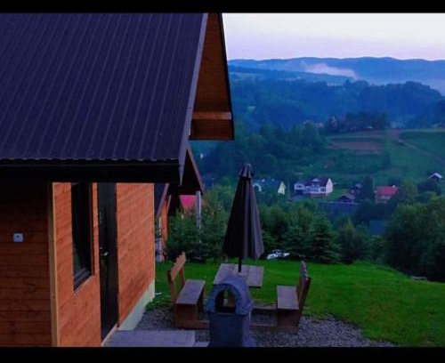 Solina Cabin | Domki i apartamenty nad jeziorem solińskim z basenem I widokiem na góry