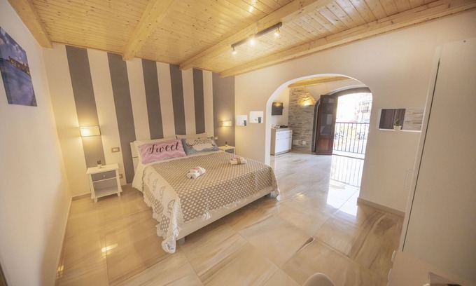 Monte di Pieta House | Donna Flavia - Holiday home in the historic center of Palermo