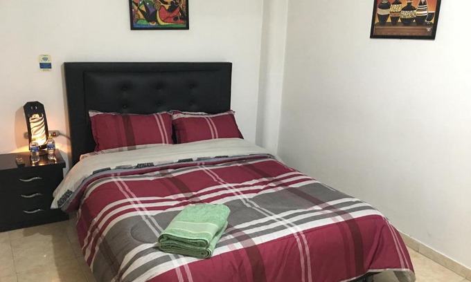 Engativa House | Dorado Airport rooms & apartments