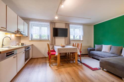 Elbigenalp Apartment | DORF 77 Apartment