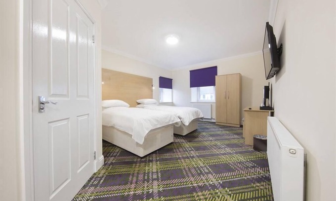 Hamilton House | Double or Twin Ensuite with Shower at The Bay Horse