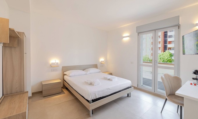 Trezzano sul Naviglio Apartment | Double room with bathroom and private terrace 20 min from Milan(Room 4)