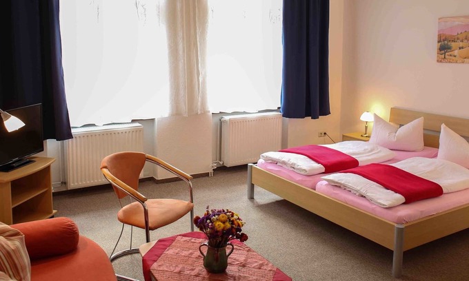Dessau-Rosslau Apartment | Double room 3 - Pension Siewert